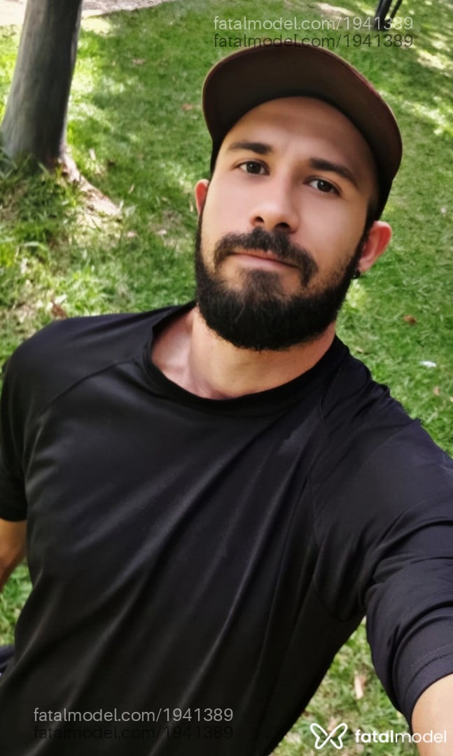 Acompanhante homem sem cabelo de olhos castanhos em Belo Horizonte Acompanhante homem sem cabelo de olhos castanhos em Belo Horizonte - Deivid Ferraz
