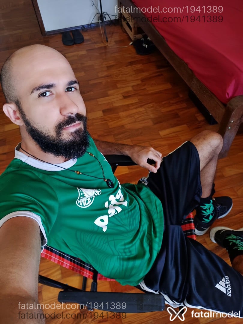 Acompanhante homem sem cabelo de olhos castanhos em Belo Horizonte Acompanhante homem sem cabelo de olhos castanhos em Belo Horizonte - Deivid Ferraz
