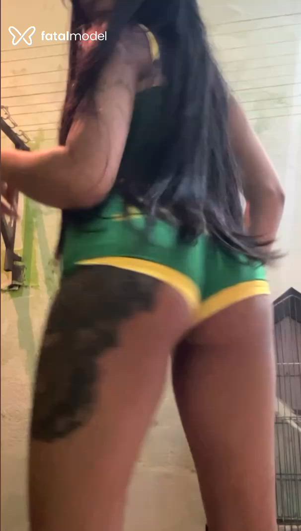 Acompanhante mulher com cabelo castanho de olhos castanhos - Melissa