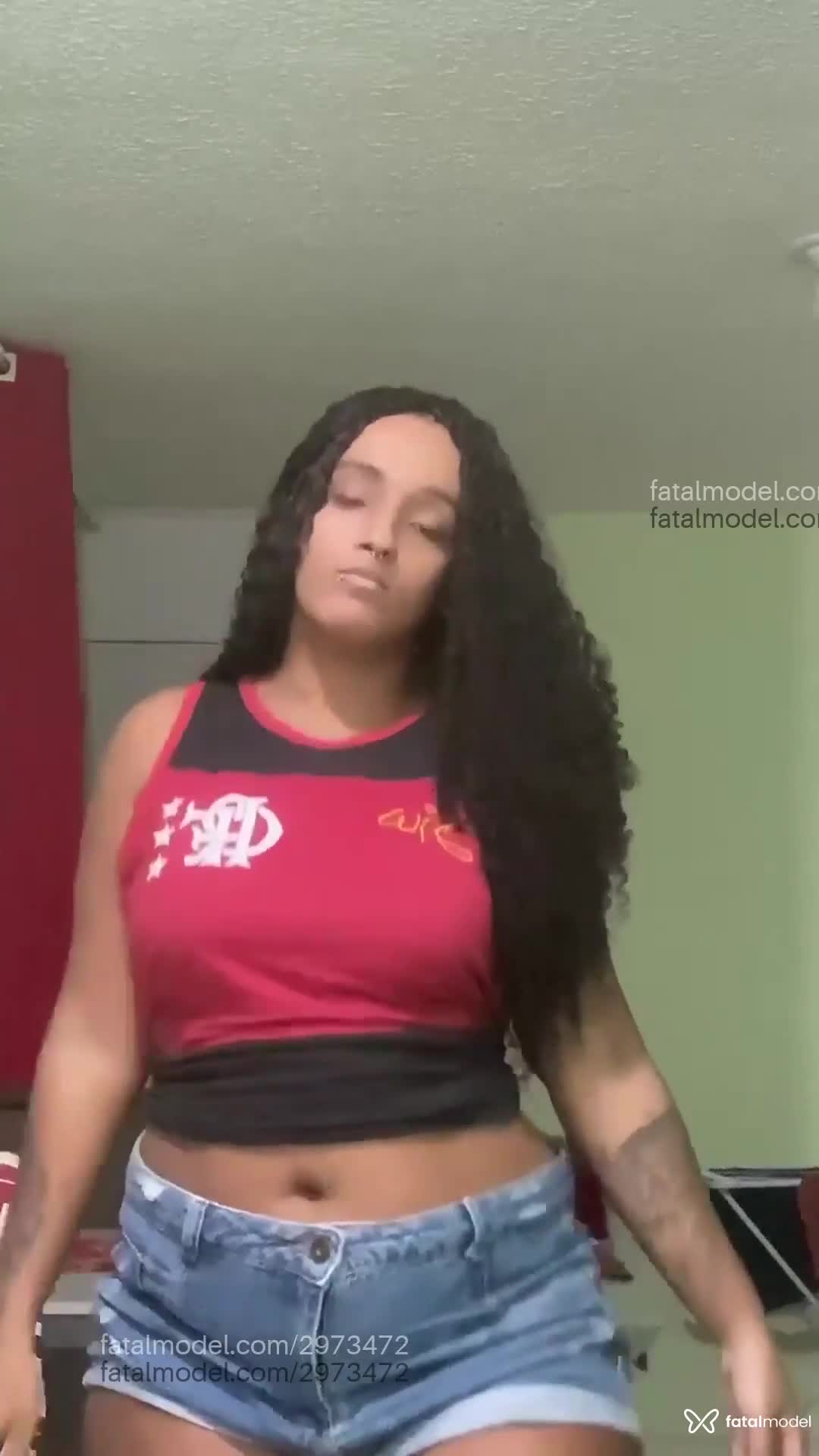 Acompanhante mulher loira (o) de olhos castanhos em Virtual - Lis Vieira