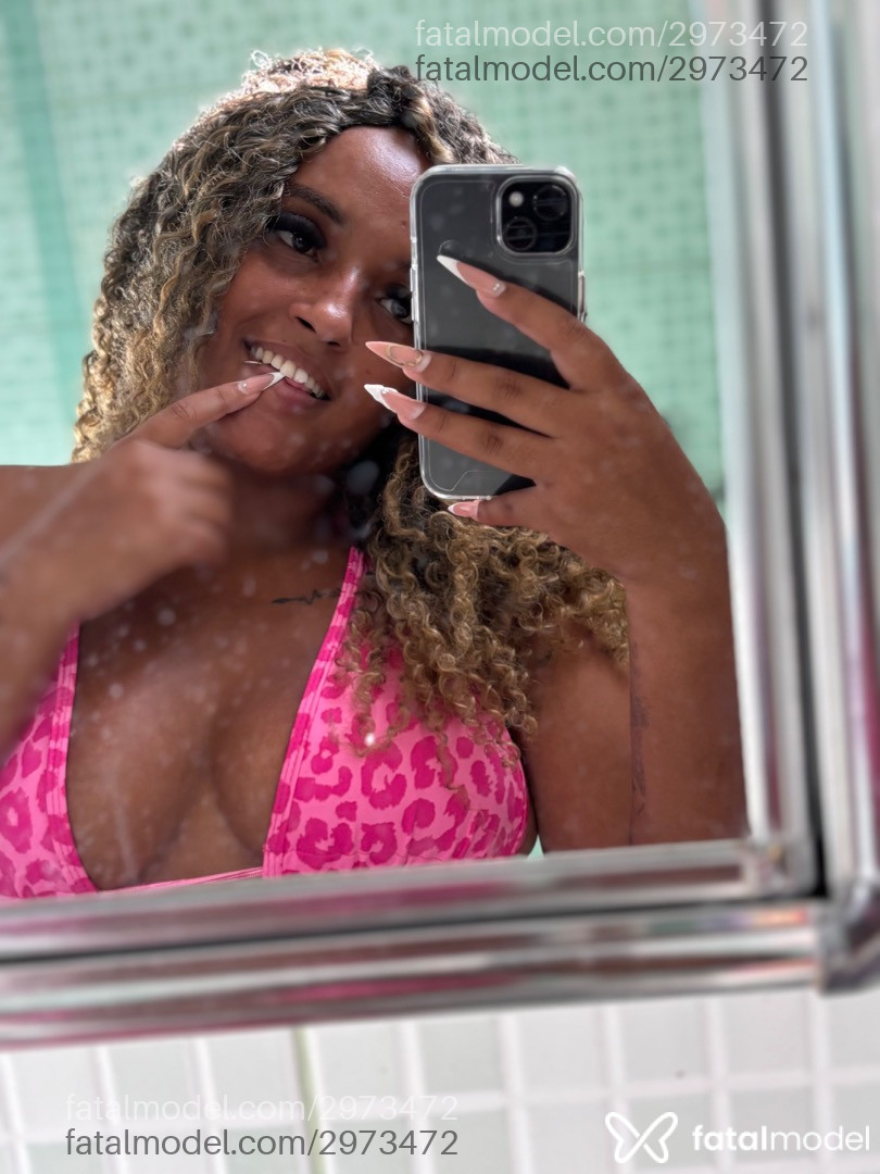 Acompanhante mulher loira (o) de olhos castanhos em Virtual - Lis Vieira