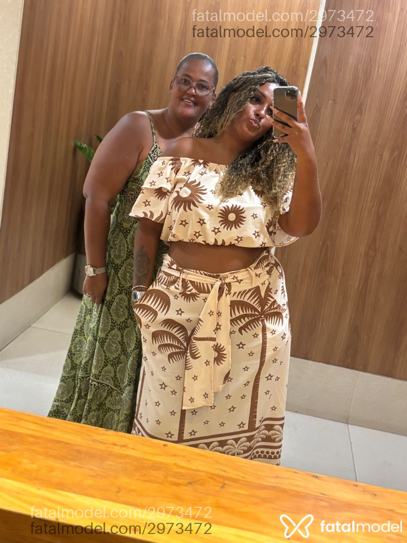 Acompanhante mulher loira (o) de olhos castanhos em Virtual - Lis Vieira