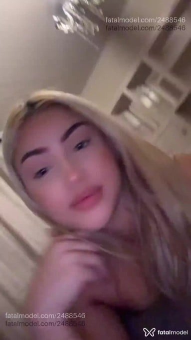 Acompanhante mulher com cabelo castanho de olhos castanhos em Balneário Camboriú - Bruna Urachi