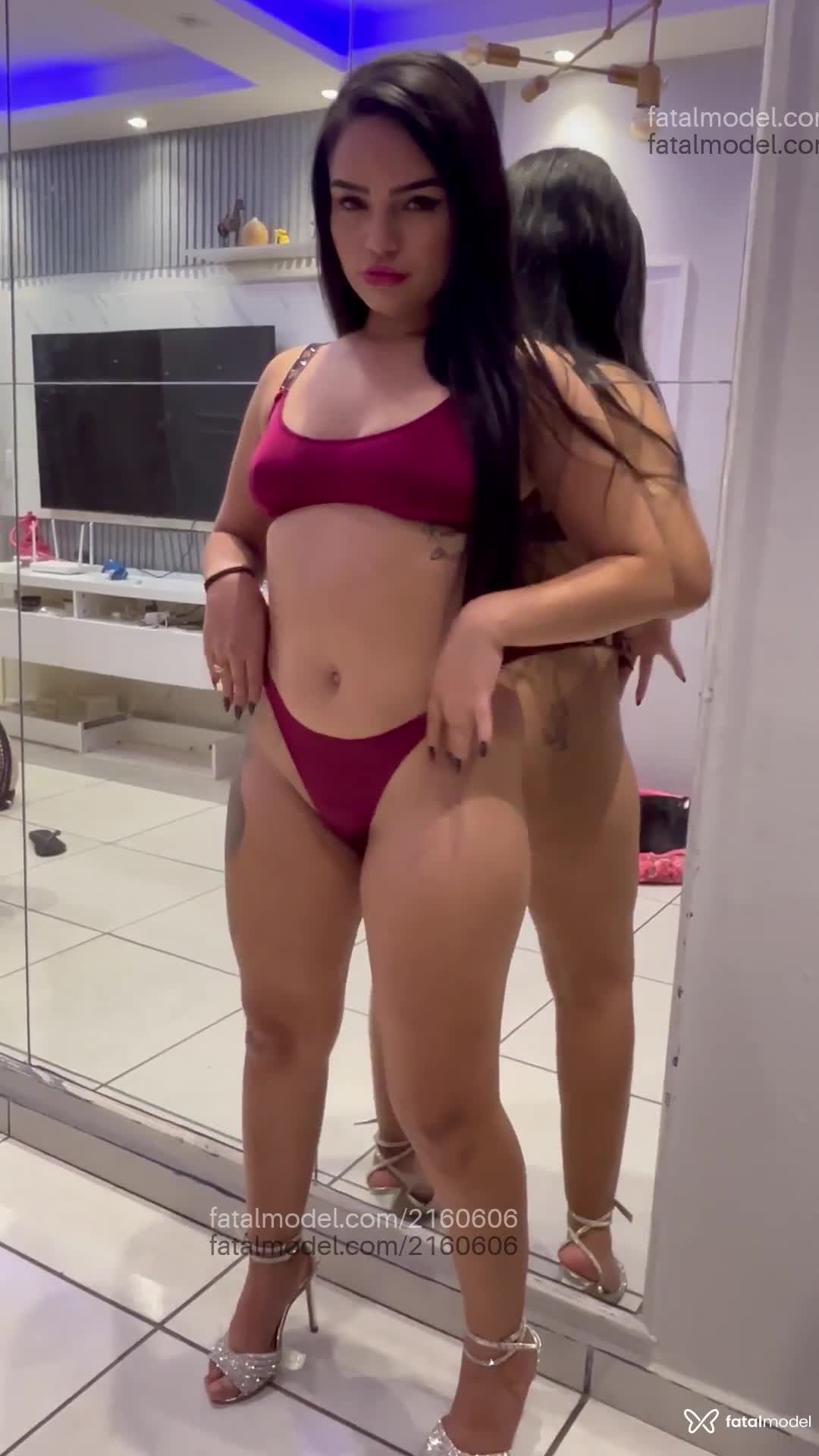 Acompanhante mulher morena (o) de olhos mel em Balneário Camboriú - Maya Luz