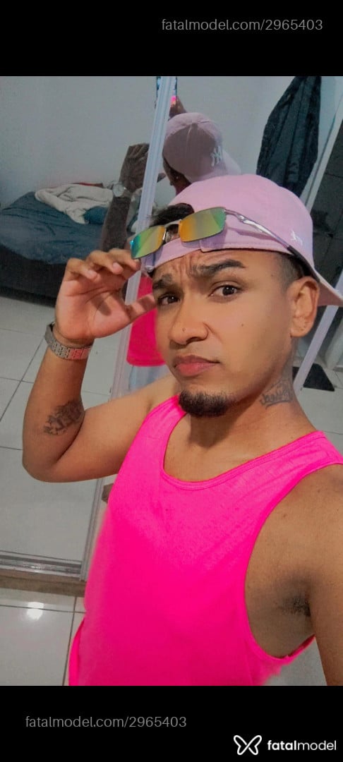 Acompanhante homem com cabelo castanho de olhos pretos em Aparecida de Goiânia Acompanhante homem com cabelo castanho de olhos pretos em Aparecida de Goiânia - Lucas Fontenelle