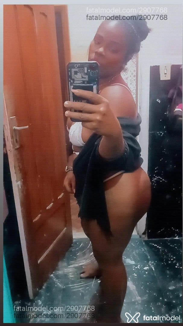 Acompanhante mulher com cabelo castanho de olhos verdes em Rio de Janeiro - Carla Fogossa