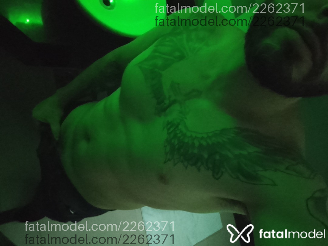 Acompanhante homem com cabelo castanho de olhos verdes em São Paulo - Mizuno