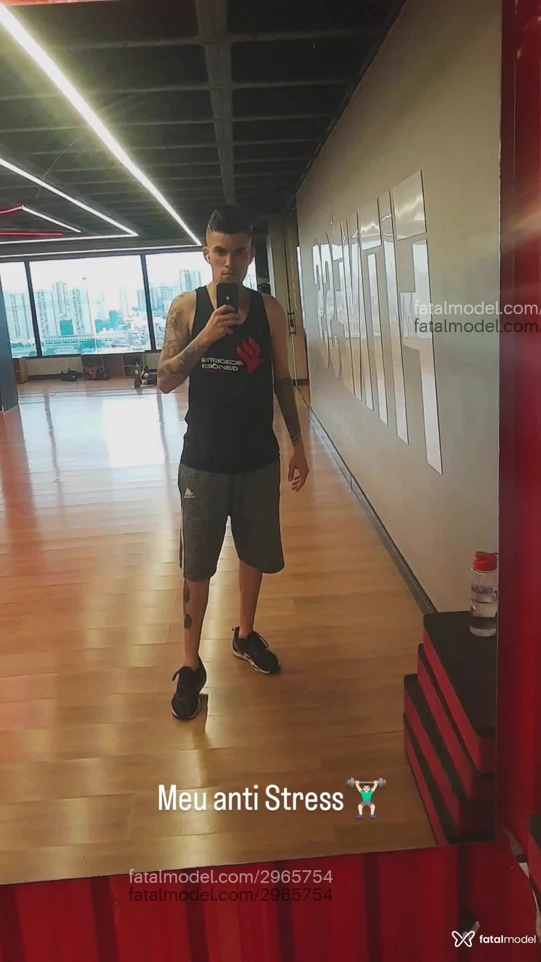 Acompanhante homem morena (o) de olhos pretos em São Paulo Acompanhante homem morena (o) de olhos pretos em São Paulo - Rony Taylor