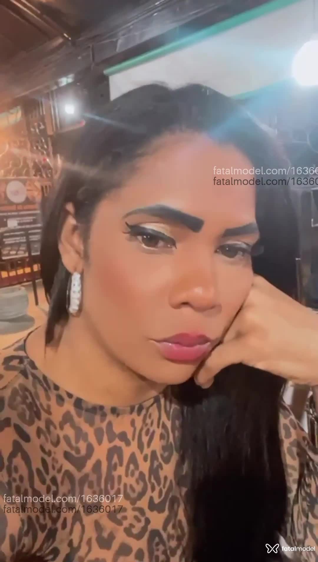 Acompanhante travesti morena (o) de olhos castanhos em Salvador - Cabocla