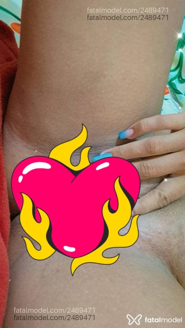 Acompanhante mulher morena (o) de olhos pretos - Lolinha