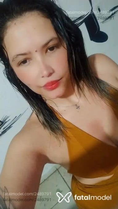 Acompanhante mulher com cabelo colorido de olhos castanhos em Monte Alto Acompanhante mulher com cabelo colorido de olhos castanhos em Monte Alto - Tauane