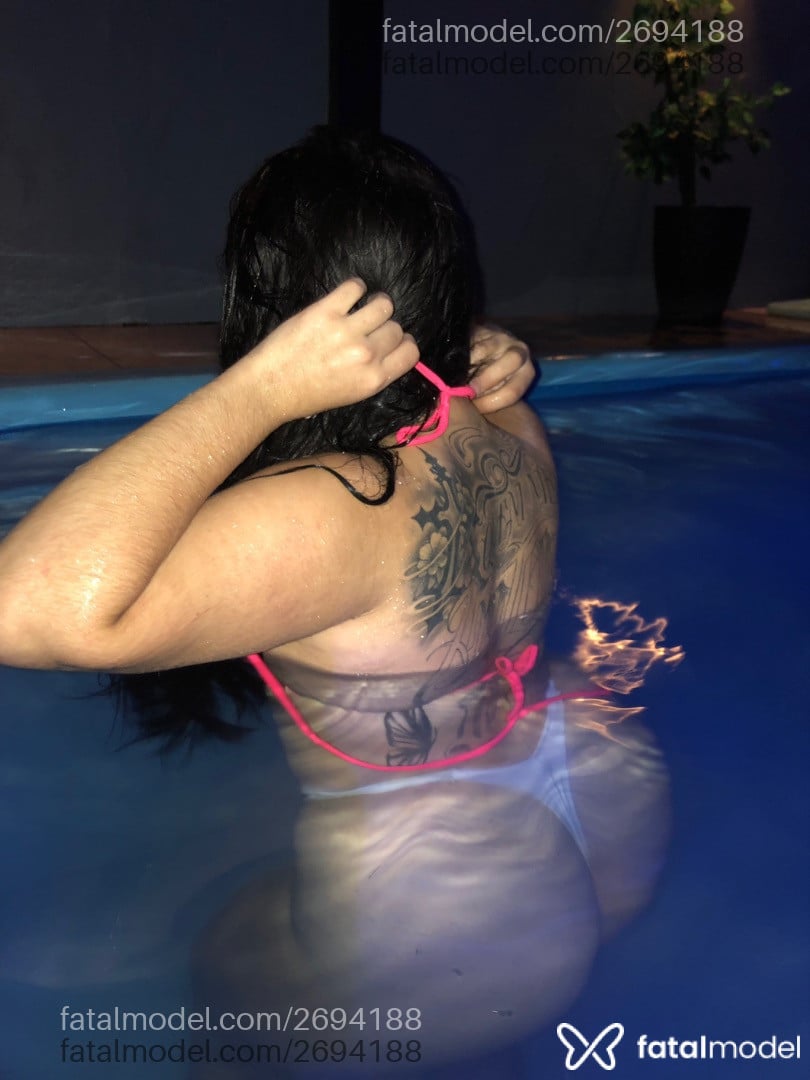 Acompanhante mulher morena (o) de olhos verdes em São Paulo Acompanhante mulher morena (o) de olhos verdes em São Paulo - Nicollyabreu