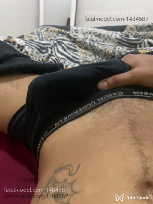 Acompanhante homem morena (o) de olhos castanhos em Uberlândia - Novinhodot