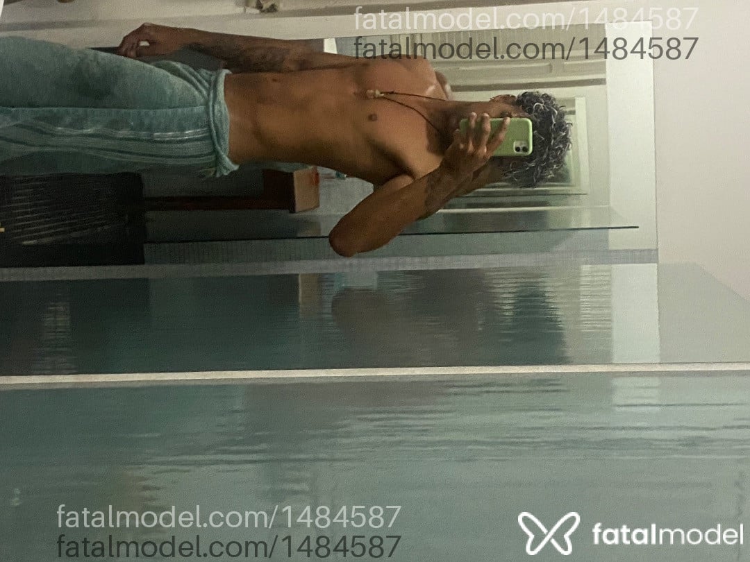 Acompanhante homem morena (o) de olhos castanhos em Uberlândia - Novinhodot