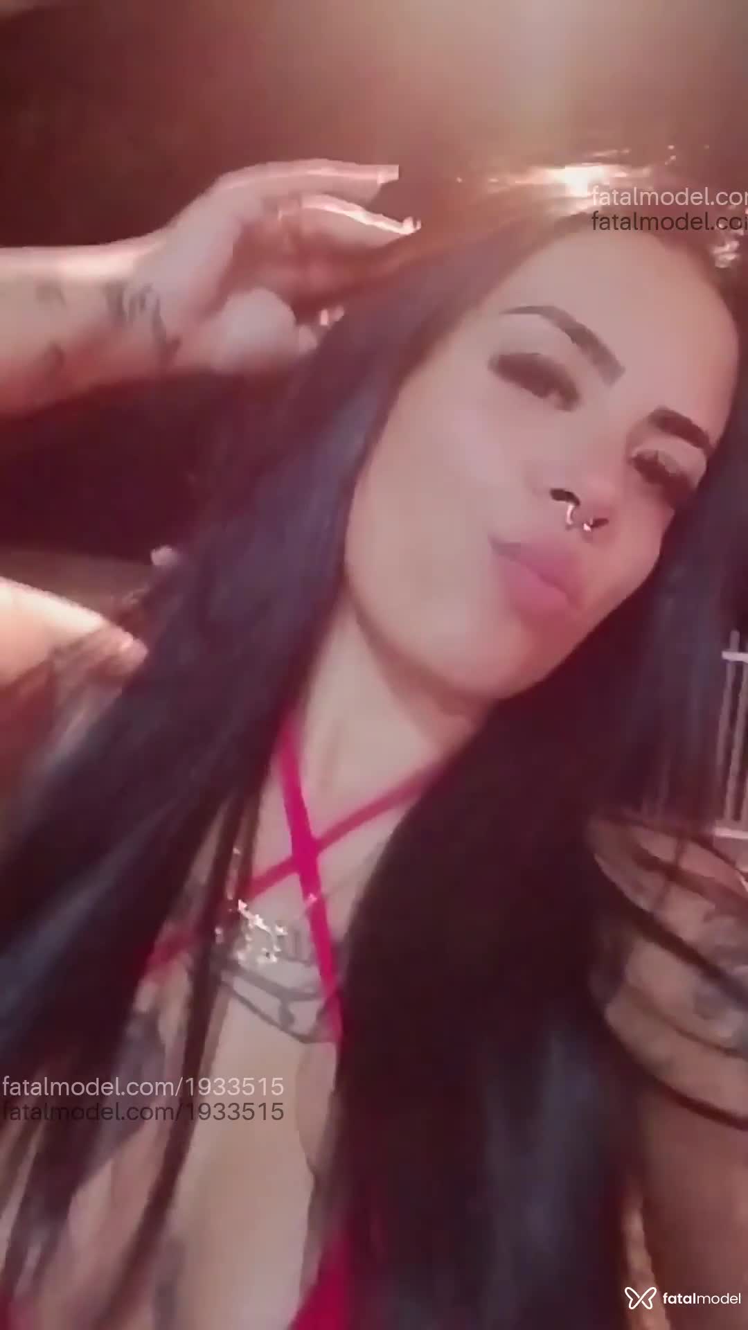 Acompanhante mulher morena (o) de olhos pretos em Itapema - Bebélzinha