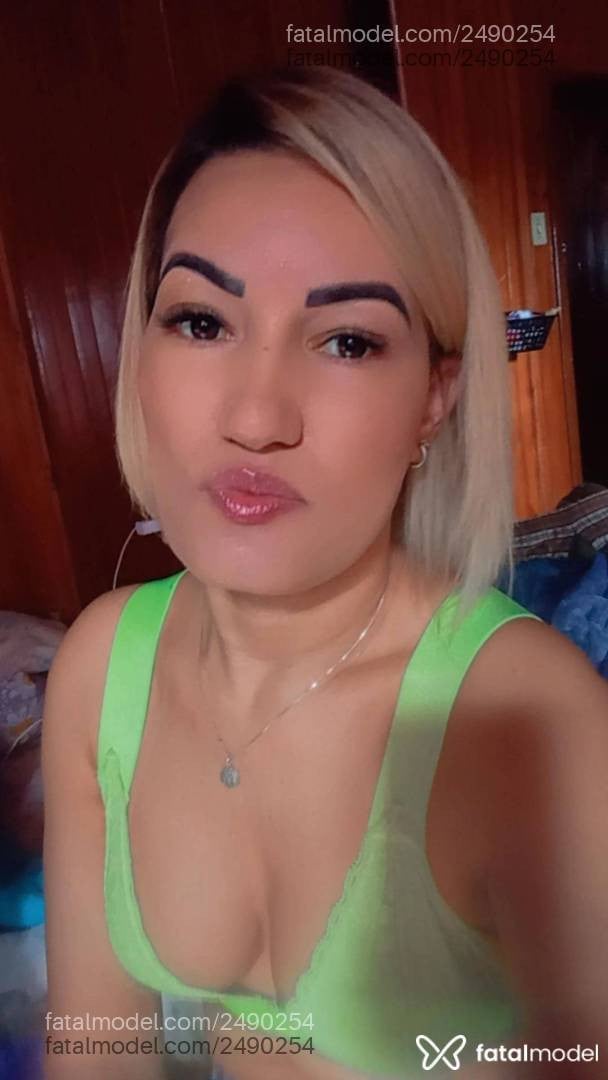 Acompanhante mulher loira (o) de olhos castanhos - Karina lara