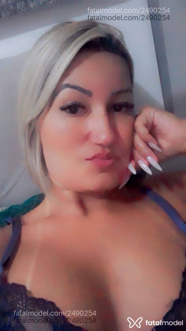 Acompanhante mulher loira (o) de olhos castanhos - Karina lara