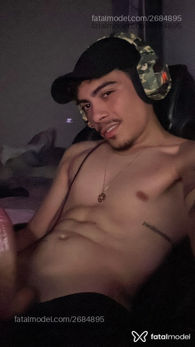 Acompanhante homem com cabelo castanho de olhos castanhos - Apólo