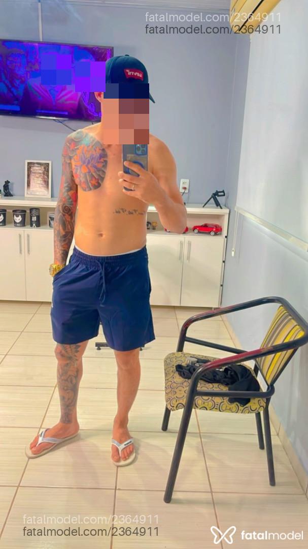 Acompanhante homem com cabelo castanho de olhos pretos em Joinville - Atleta