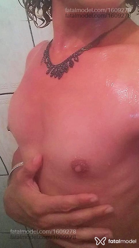 Acompanhante mulher trans com cabelo castanho de olhos mel em Franca - Arlequina