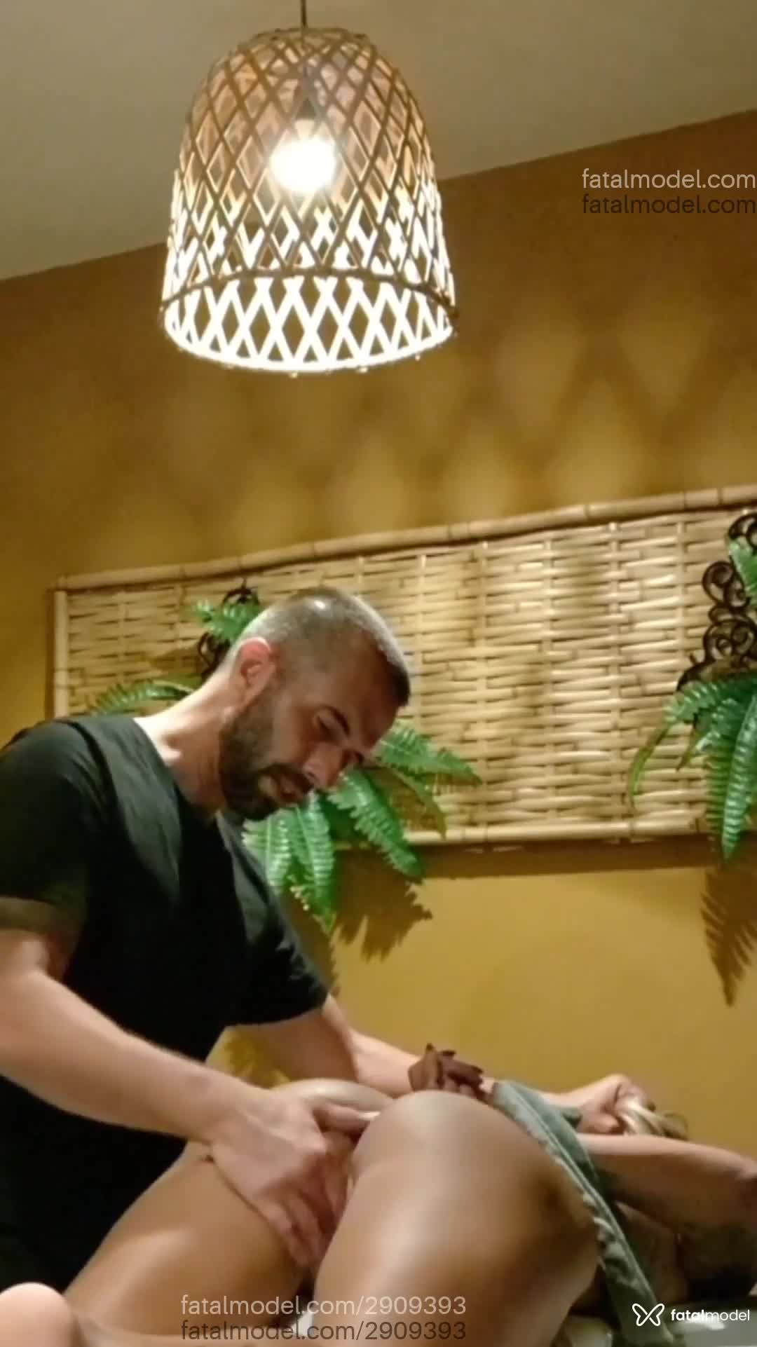 Acompanhante homem com cabelo castanho de olhos castanhos - Don