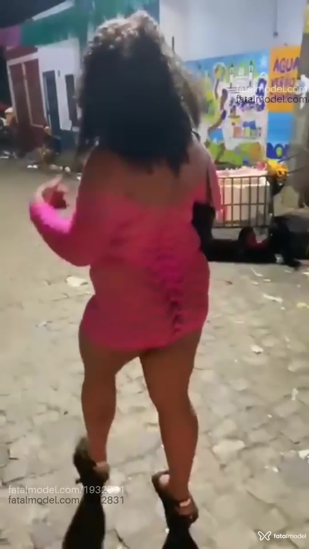 Acompanhante mulher trans com cabelo castanho de olhos castanhos em Virtual - Paloma