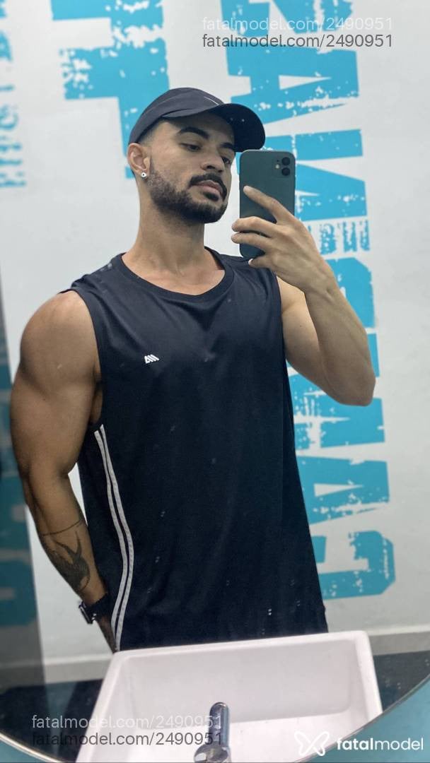 Acompanhante homem com cabelo castanho de olhos pretos em Campinas - Bruno Mendes
