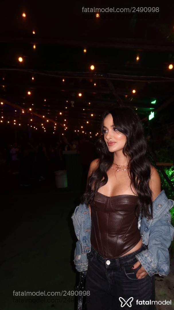 Acompanhante mulher com cabelo castanho de olhos pretos em São Paulo - Clara Lopes