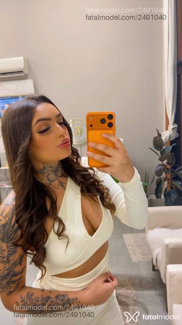 Acompanhante mulher com cabelo castanho de olhos castanhos em Pelotas - Bruna