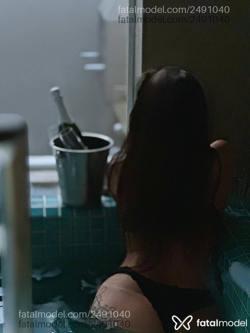Acompanhante mulher com cabelo castanho de olhos castanhos em Pelotas - Bruna