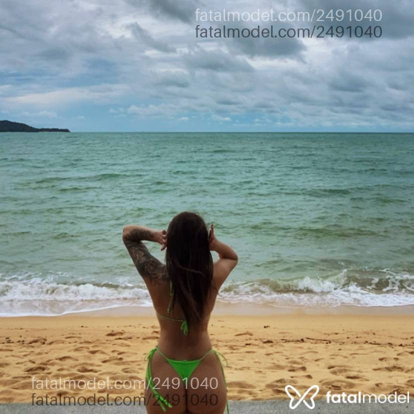 Acompanhante mulher com cabelo castanho de olhos castanhos - Bruna