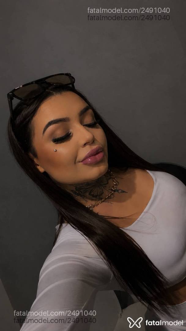 Acompanhante mulher com cabelo castanho de olhos castanhos em Pelotas - Bruna