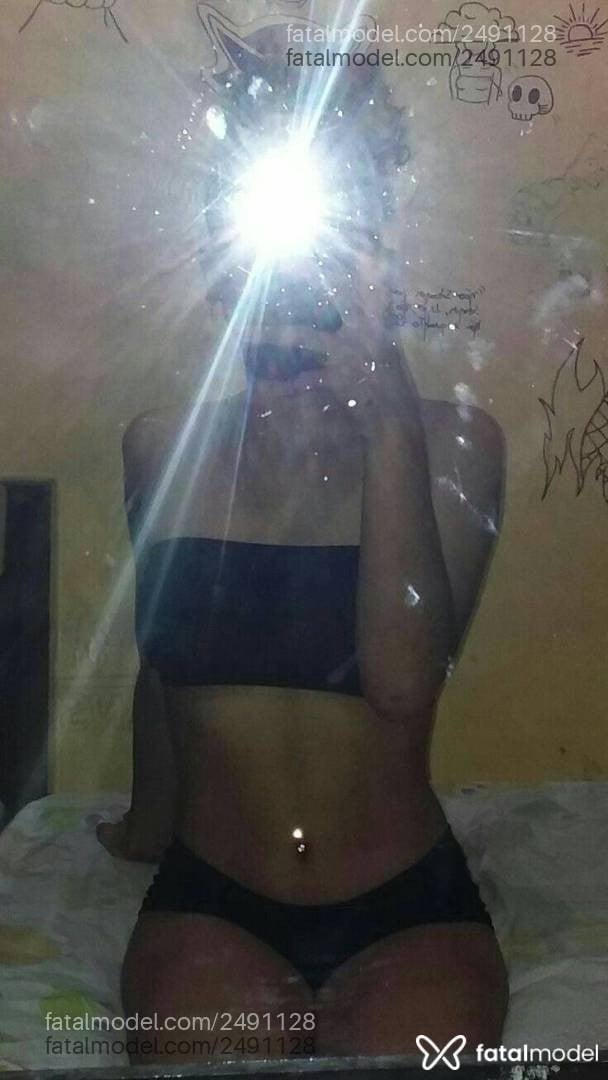 Acompanhante mulher morena (o) de olhos castanhos em Curitiba Acompanhante mulher morena (o) de olhos castanhos em Curitiba - Melissa