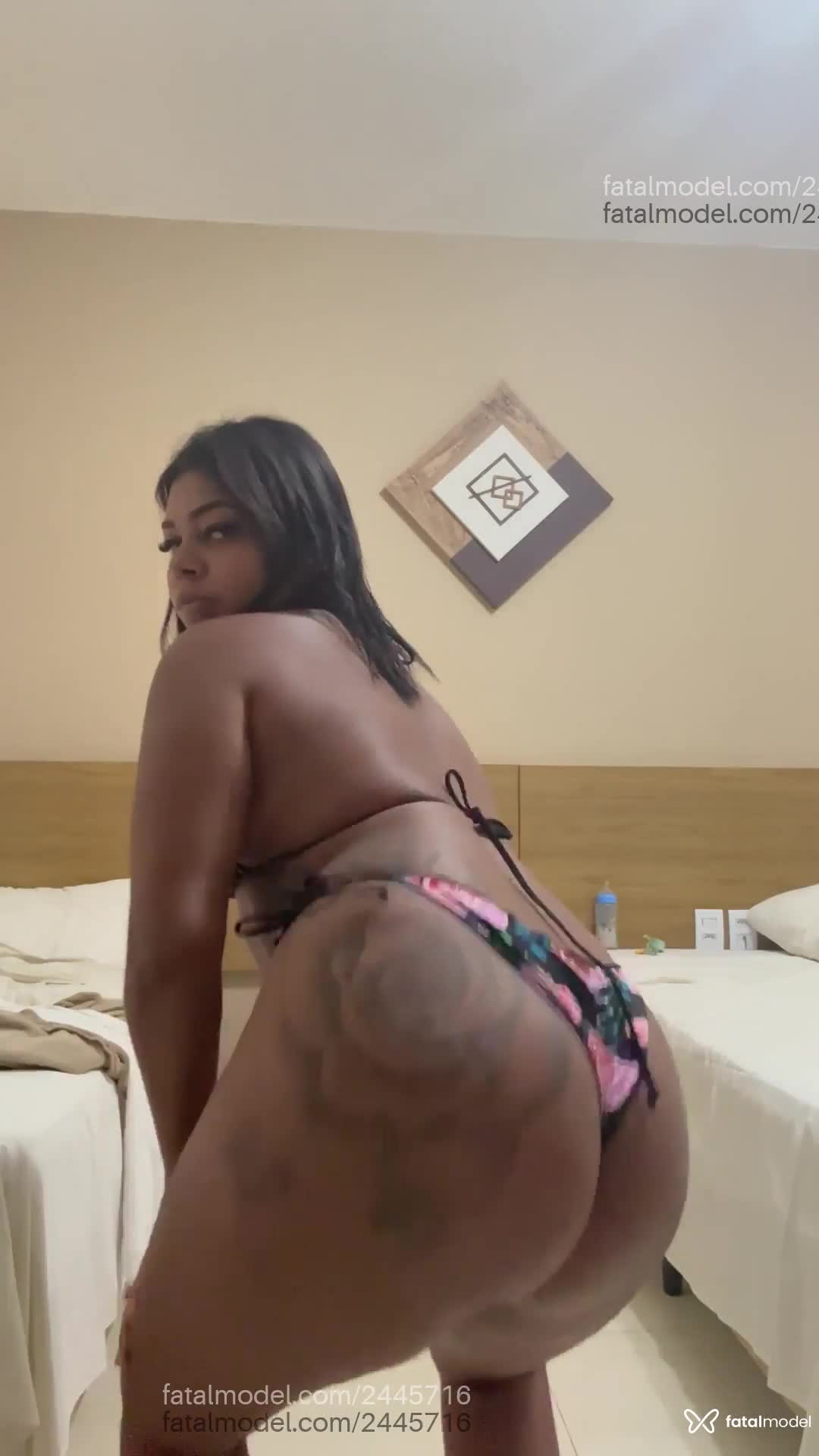 Acompanhante mulher morena (o) de olhos pretos em Prata - Natasha