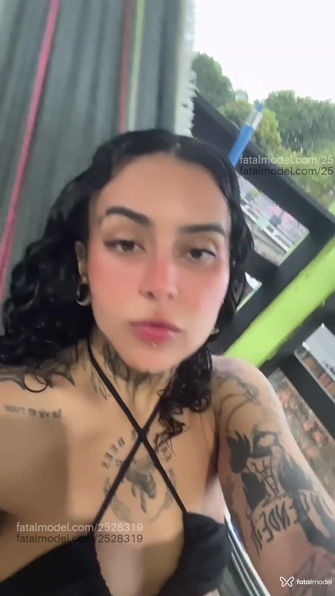 Acompanhante mulher morena (o) de olhos castanhos - Bruna