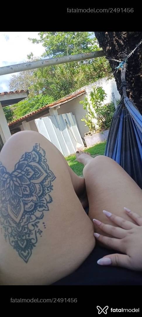 Acompanhante mulher com cabelo castanho de olhos mel - Baaby