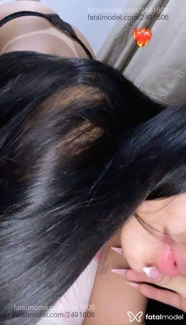 Acompanhante mulher morena (o) de olhos pretos - Mavi Medeiros
