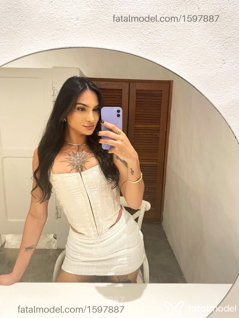 Acompanhante mulher morena (o) de olhos castanhos em Vitória - Maia Brazen