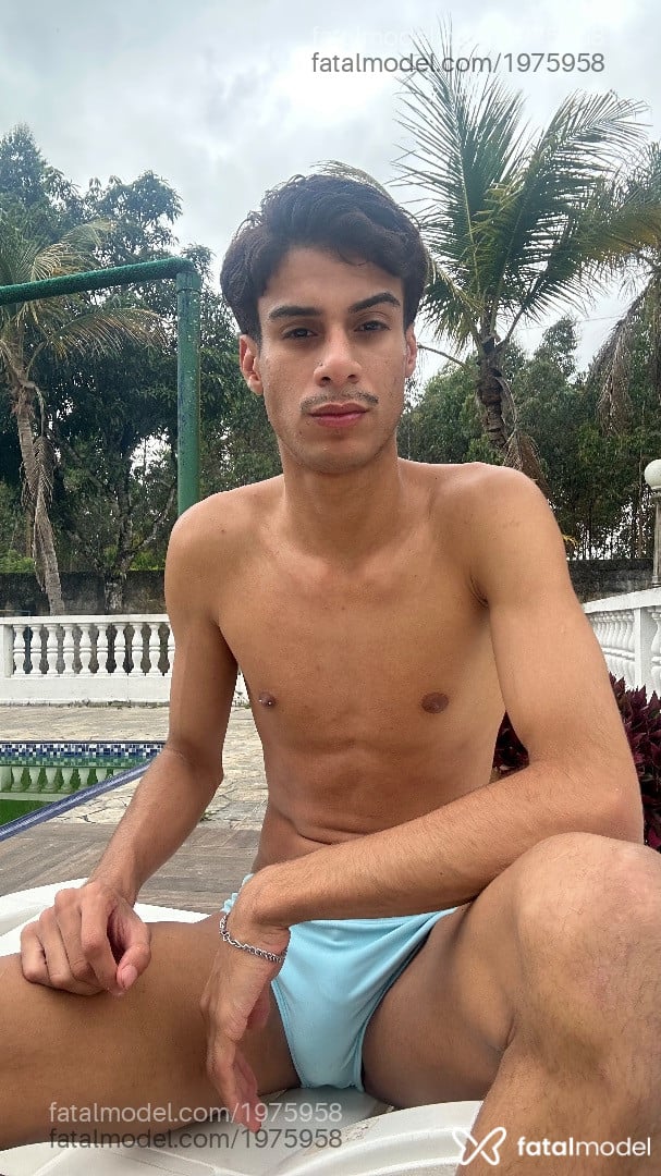 Acompanhante homem com cabelo castanho de olhos castanhos em São Paulo - Luan