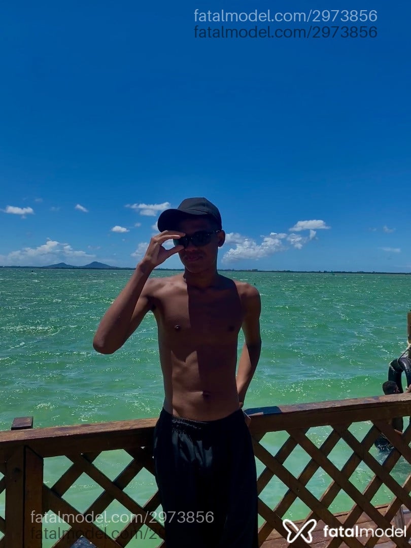Acompanhante homem morena (o) de olhos castanhos em Rio de Janeiro - Leandro