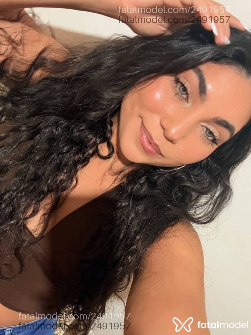 Acompanhante mulher morena (o) de olhos castanhos em Palmeiras de Goiás - Jade