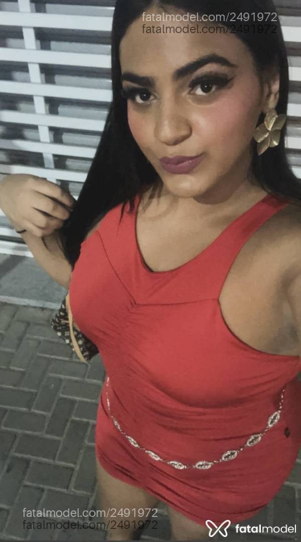Acompanhante mulher trans morena (o) de olhos pretos - Gleyce Lima