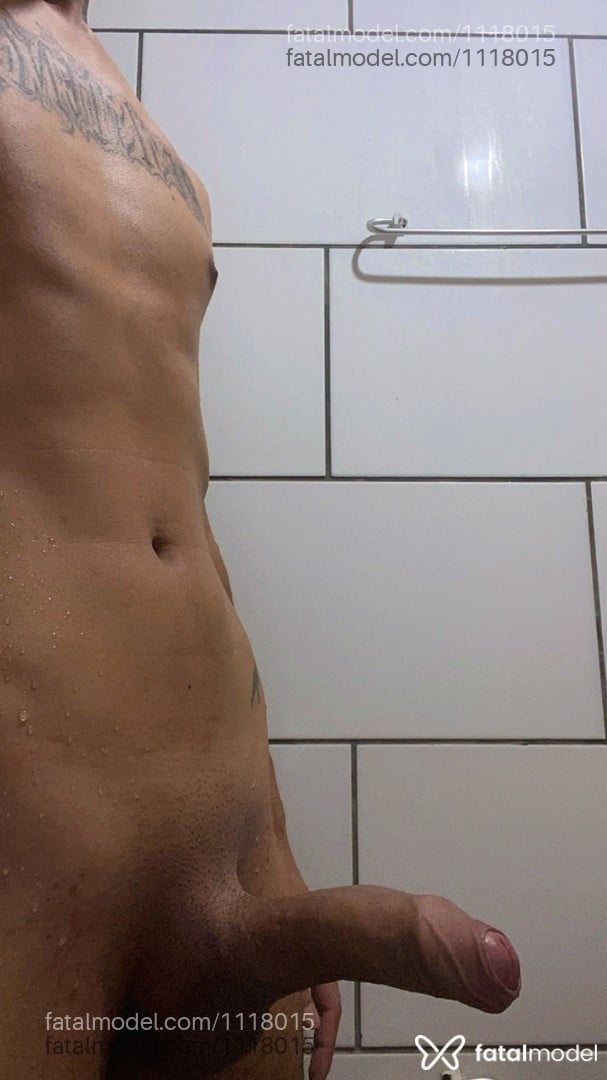Acompanhante homem morena (o) de olhos castanhos em Torres Acompanhante homem morena (o) de olhos castanhos em Torres - Vittor
