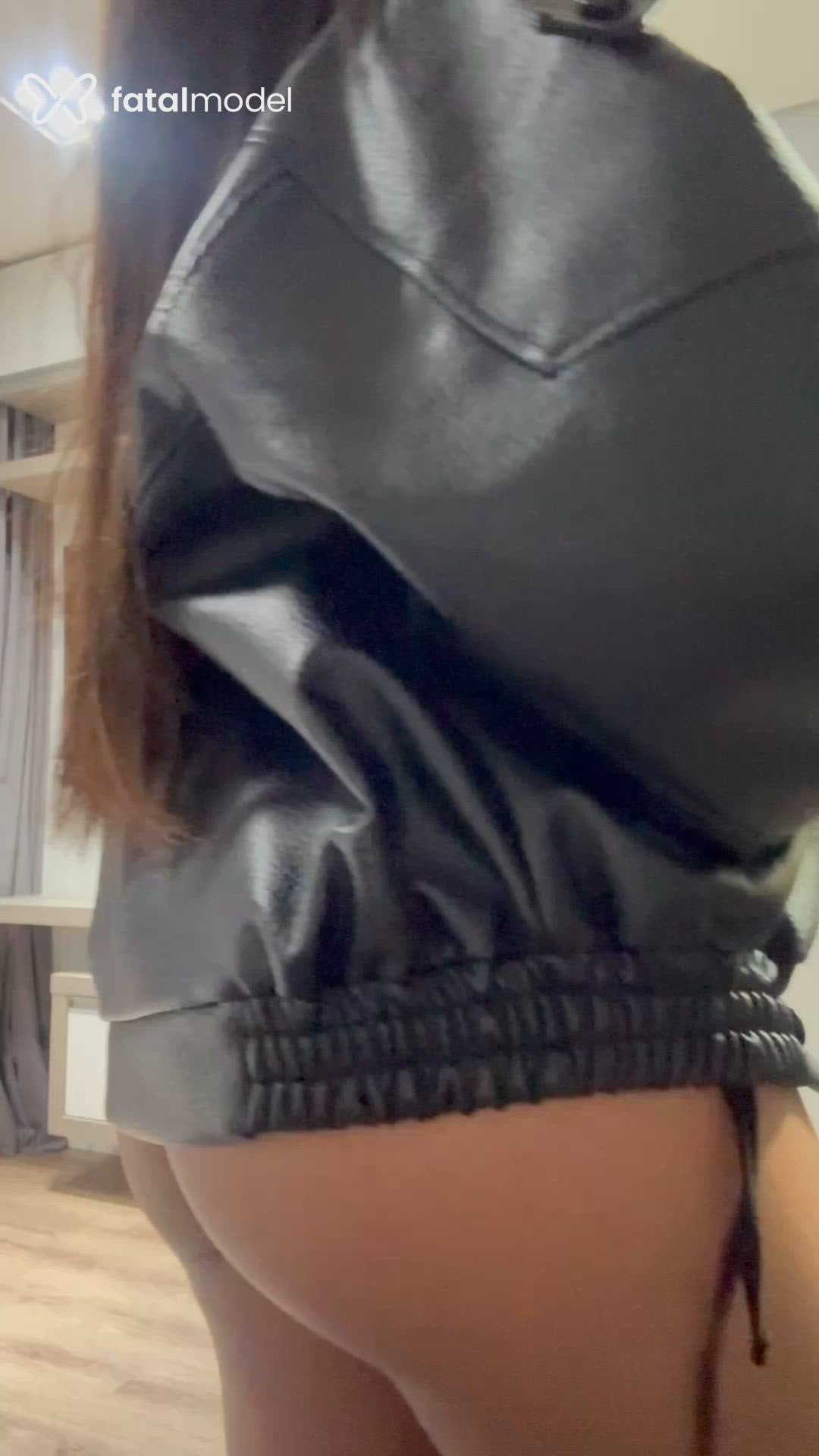 Acompanhante mulher com cabelo castanho de olhos castanhos em Brasília Acompanhante mulher com cabelo castanho de olhos castanhos em Brasília - Victoria