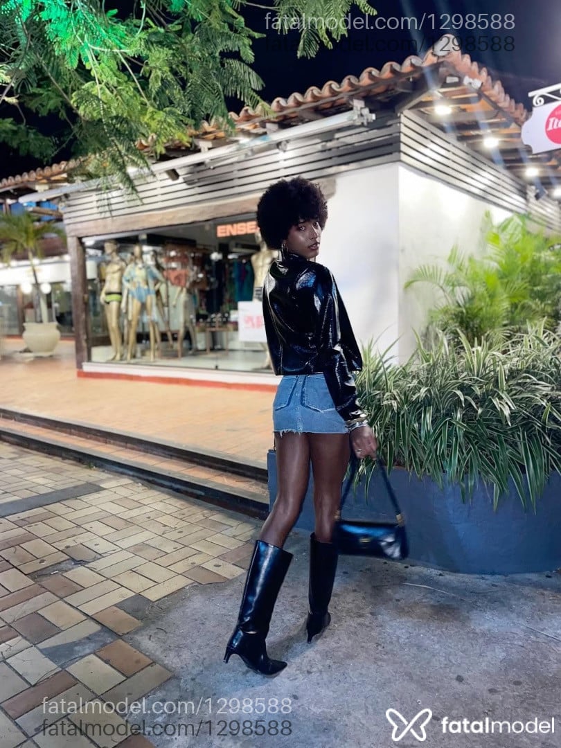 Acompanhante mulher trans morena (o) de olhos castanhos em Rio de Janeiro Acompanhante mulher trans morena (o) de olhos castanhos em Rio de Janeiro - Andy