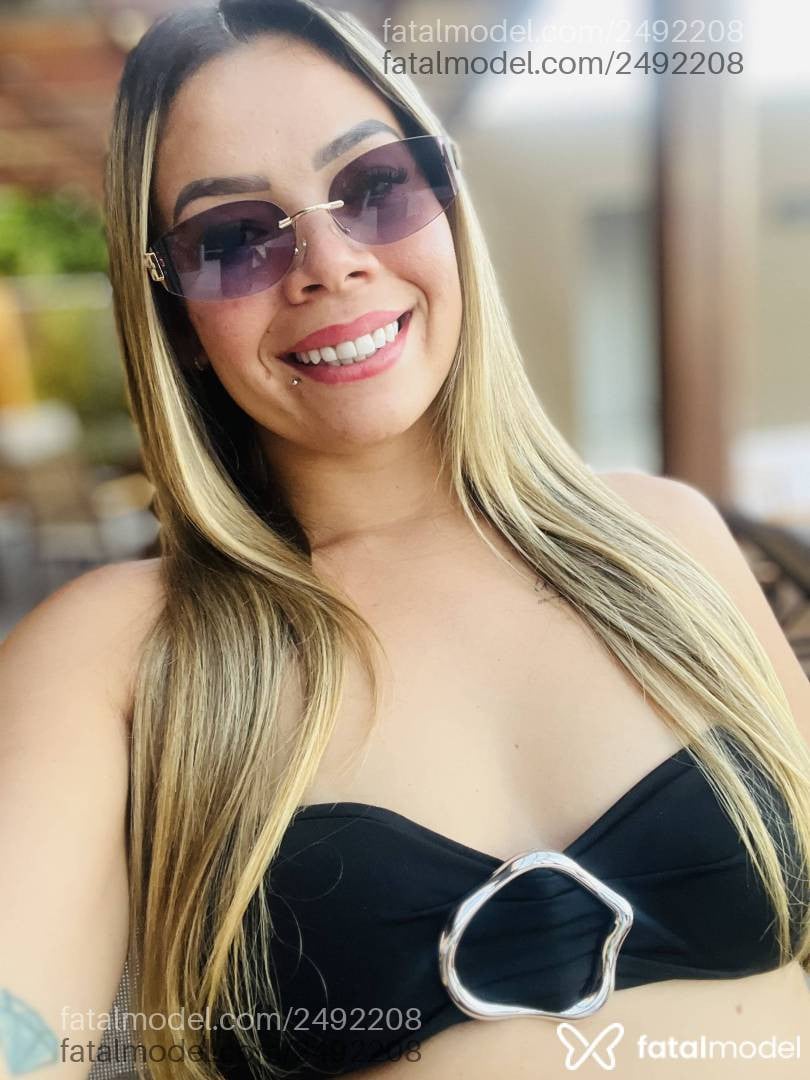 Acompanhante mulher loira (o) de olhos castanhos em Armação dos Búzios Acompanhante mulher loira (o) de olhos castanhos em Armação dos Búzios - Safira