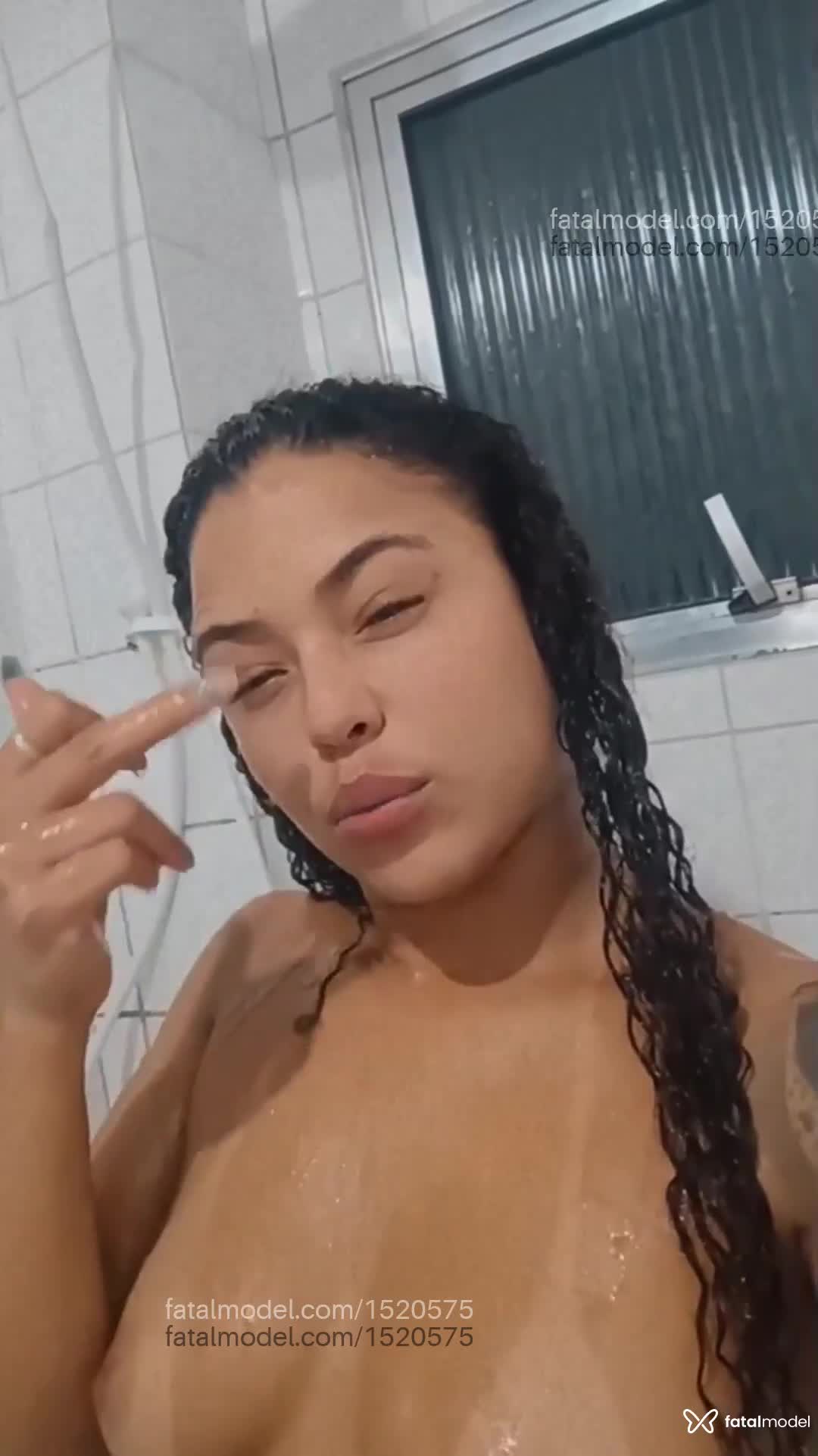 Acompanhante mulher morena (o) de olhos pretos em Guarujá Acompanhante mulher morena (o) de olhos pretos em Guarujá - morena rosa