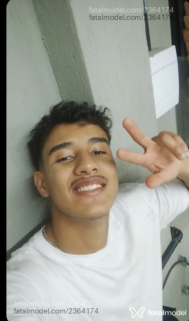 Acompanhante homem com cabelo castanho de olhos castanhos em Ubatuba - Liahm