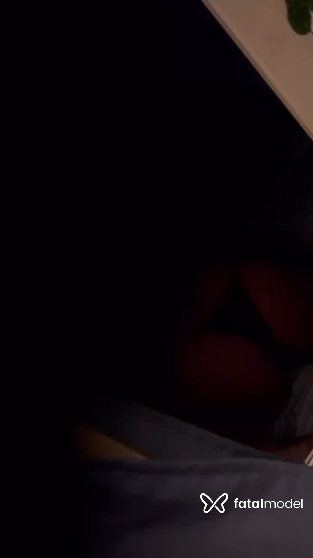 Acompanhante mulher morena (o) de olhos castanhos - Yasmim Cibeli