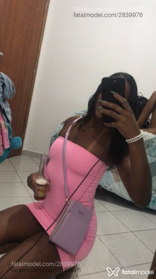 Acompanhante mulher morena (o) de olhos castanhos em Rio de Janeiro Acompanhante mulher morena (o) de olhos castanhos em Rio de Janeiro - Morena